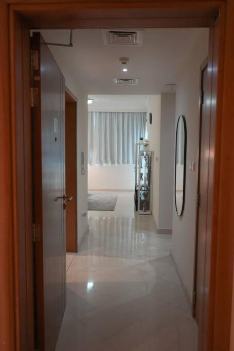 Step Into Serenity - Discover Modern Living In 1Br Apartment With Panoramic Views In Dubai Marina Near Jbr Walk, Beach And Bla Bla Club Exterior foto